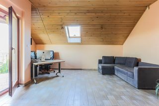 Dom w mieście | solidnie zbudowany
Dom na sprzedaż 
Powierzchnia: 208 m2
Rok budowy: 2000
SIEMIANOWICE ŚLĄSKIE