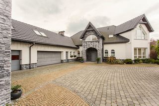 Rezydencja | strefa relaksu i spa | sąsiedztwo lasu i jeziora
Dom na sprzedaż 
Powierzchnia: 350 m2
Rok budowy: 2004
WYRY 
