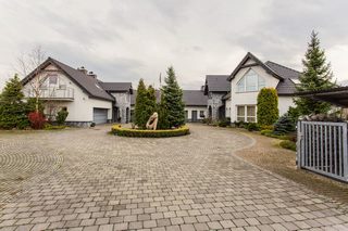 Rezydencja | strefa relaksu i spa | sąsiedztwo lasu i jeziora
Dom na sprzedaż 
Powierzchnia: 350 m2
Rok budowy: 2004
WYRY 