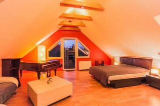 Rezydencja | strefa relaksu i spa | sąsiedztwo lasu i jeziora
Dom na sprzedaż 
Powierzchnia: 350 m2
Rok budowy: 2004
WYRY 