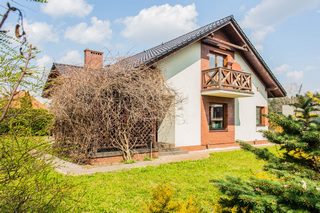 Komfortowy | solidnie zbudowany | prestiżowa lokalizacja
Dom na sprzedaż 
Powierzchnia: 177,75 m2
Rok budowy: 2012
KATOWICE 
