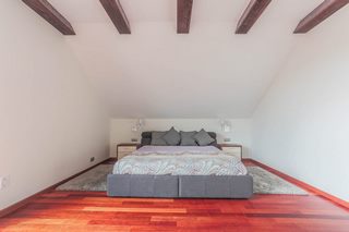 Komfortowy | solidnie zbudowany | prestiżowa lokalizacja
Dom na sprzedaż 
Powierzchnia: 177,75 m2
Rok budowy: 2012
KATOWICE 