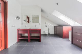 Komfortowy | solidnie zbudowany | prestiżowa lokalizacja
Dom na sprzedaż 
Powierzchnia: 177,75 m2
Rok budowy: 2012
KATOWICE 