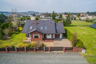 Komfortowy | solidnie zbudowany | prestiżowa lokalizacja
Dom na sprzedaż 
Powierzchnia: 177,75 m2
Rok budowy: 2012
KATOWICE 