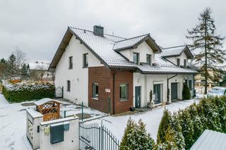Komfortowa lokalizacja | przestronny bliźniak | parking
Dom na sprzedaż
Powierzchnia: 196 m2
Rok budowy: 2012
KATOWICE 