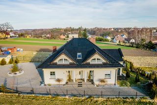 Urokliwy i wygodny | funkcjonalny rozkład pomieszczeń
Dom na sprzedaż
Powierzchnia: 153,71 m2 
Rok budowy: 2015
MARKLOWICE