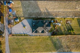 Urokliwy i wygodny | funkcjonalny rozkład pomieszczeń
Dom na sprzedaż
Powierzchnia: 153,71 m2 
Rok budowy: 2015
MARKLOWICE