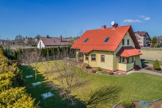 Wyjątkowy | piękny ogród | ładna działka
Dom na sprzedaż
Powierzchnia: 144,67 m2
Rok budowy: 2010
IMIELIN 