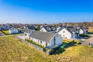 Nowoczesny | energooszczędny | wygodny
Dom na sprzedaż
Powierzchnia: 132 m2+ 156,60 m2
Rok budowy: 2019
IMIELIN
