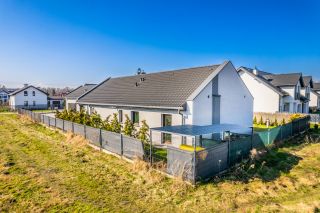 Nowoczesny | energooszczędny | wygodny
Dom na sprzedaż
Powierzchnia: 132 m2+ 156,60 m2
Rok budowy: 2019
IMIELIN
