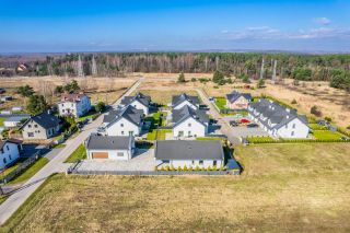 Nowoczesny | energooszczędny | wygodny
Dom na sprzedaż
Powierzchnia: 132 m2+ 156,60 m2
Rok budowy: 2019
IMIELIN
