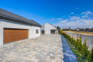 Nowoczesny | energooszczędny | wygodny
Dom na sprzedaż
Powierzchnia: 132 m2+ 156,60 m2
Rok budowy: 2019
IMIELIN
