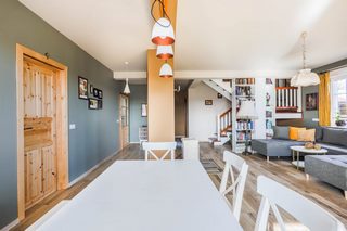 Urokliwy i wygodny | funkcjonalny rozkład pomieszczeń
Dom na sprzedaż
Powierzchnia: 153,71 m2 
Rok budowy: 2015
MARKLOWICE