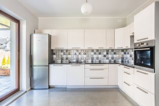 Nowoczesny | energooszczędny | wygodny
Dom na sprzedaż
Powierzchnia: 132 m2+ 156,60 m2
Rok budowy: 2019
IMIELIN
