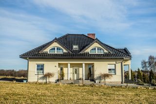 Urokliwy i wygodny | funkcjonalny rozkład pomieszczeń
Dom na sprzedaż
Powierzchnia: 153,71 m2 
Rok budowy: 2015
MARKLOWICE
