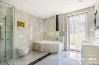 Dostojna rezydencja | Prestiżowa lokalizacja
Dom na sprzedaż 
Powierzchnia: 235 m2
Rok budowy: 2018
MIKOŁÓW
Zapytaj o cenę