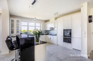 Dostojna rezydencja | Prestiżowa lokalizacja
Dom na sprzedaż 
Powierzchnia: 235 m2
Rok budowy: 2018
MIKOŁÓW
Zapytaj o cenę