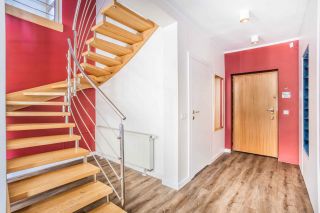 Przytulny | funkcjonalny | rewelacyjna lokalizacja
Dom na sprzedaż
Powierzchnia: 213 m2
Rok budowy: 2003
KATOWICE