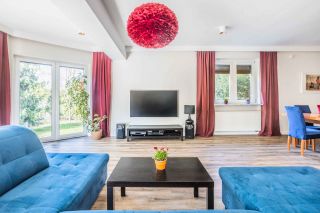 Przytulny | funkcjonalny | rewelacyjna lokalizacja
Dom na sprzedaż
Powierzchnia: 213 m2
Rok budowy: 2003
KATOWICE
