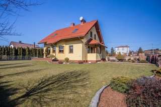 Wyjątkowy | piękny ogród | ładna działka
Dom na sprzedaż
Powierzchnia: 144,67 m2
Rok budowy: 2010
IMIELIN 