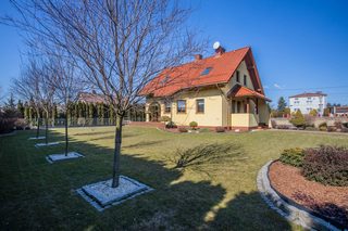Wyjątkowy | piękny ogród | ładna działka
Dom na sprzedaż
Powierzchnia: 144,67 m2
Rok budowy: 2010
IMIELIN 