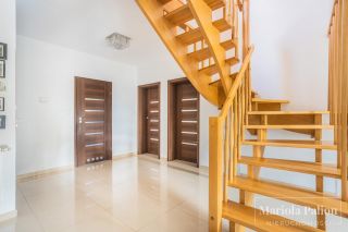 Komfortowy | funkcjonalny | piękny ogród
Dom na sprzedaż
Powierzchnia: 213 m2
Rok budowy: 2015
PORĘBA WIELKA 