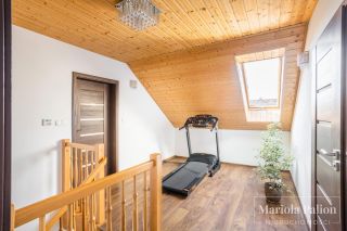 Komfortowy | funkcjonalny | piękny ogród
Dom na sprzedaż
Powierzchnia: 213 m2
Rok budowy: 2015
PORĘBA WIELKA 