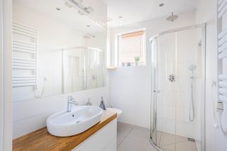 Uroczy | zadbany |duża działka |
Dom na sprzedaż
Powierzchnia: 179,1 m2
Rok budowy: 2014
CHECHŁO / OLKUSZ