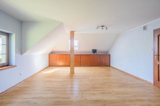 Uroczy | piękna działka | malownicza okolica
Dom na sprzedaż
Powierzchnia: 221,5 m2
Rok budowy: 2007
POLANKA WIELKA