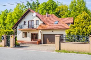 Uroczy | piękna działka | malownicza okolica
Dom na sprzedaż
Powierzchnia: 221,5 m2
Rok budowy: 2007
POLANKA WIELKA