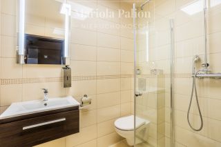 Rodzinny | przestronny | 6 pokoi
Powierzchnia: 258 m2
Dom na sprzedaż
Rok budowy: 2006
Cena: 1 280 000
