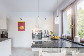 Elegancki | komfortowy | z potencjałem
Dom na sprzedaż 
Powierzchnia: 246,85 m2
Rok budowy: 2015
IMIELIN

