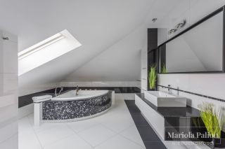 Elegancki | komfortowy | z potencjałem
Dom na sprzedaż 
Powierzchnia: 246,85 m2
Rok budowy: 2015
IMIELIN

