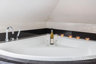 Elegancki | komfortowy | z potencjałem
Dom na sprzedaż 
Powierzchnia: 246,85 m2
Rok budowy: 2015
IMIELIN

