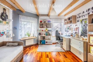 Rodzinny | przestronny | 6 pokoi
Powierzchnia: 258 m2
Dom na sprzedaż
Rok budowy: 2006
Cena: 1 280 000
