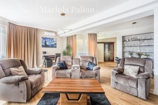 Rodzinny | przestronny | 6 pokoi
Powierzchnia: 258 m2
Dom na sprzedaż
Rok budowy: 2006
Cena: 1 280 000
