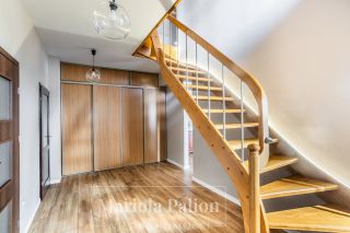 Rodzinny | przestronny | 6 pokoi
Powierzchnia: 258 m2
Dom na sprzedaż
Rok budowy: 2006
Cena: 1 280 000
