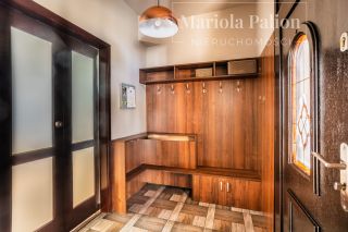 Rodzinny | przestronny | 6 pokoi
Powierzchnia: 258 m2
Dom na sprzedaż
Rok budowy: 2006
Cena: 1 280 000
